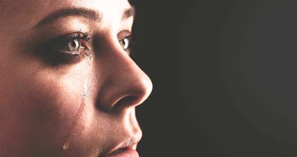 Las lágrimas ayudan a combatir las enfermedades oculares: ¡llora todo lo que puedas!
